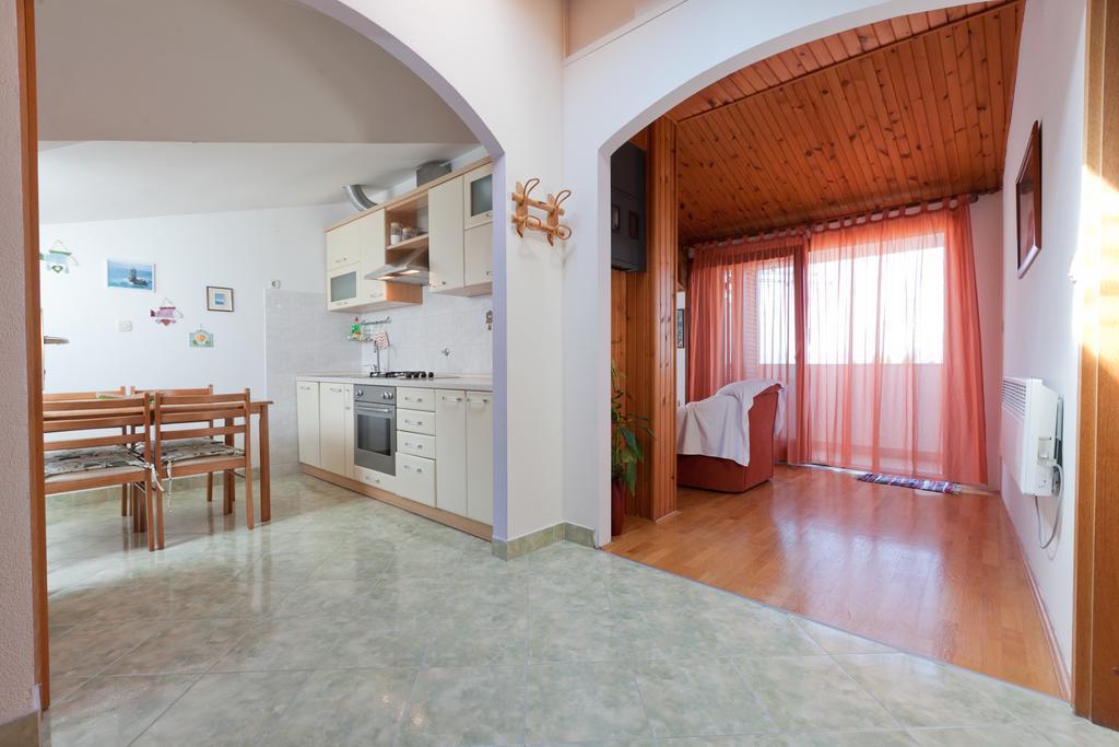 Apartmani Denis Vela Podgora Exterior foto